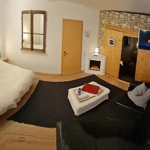 https://schonste-lage-am-rhein-in-unmittelbarer-stadtnahe-b-b.topcolognehotels.com